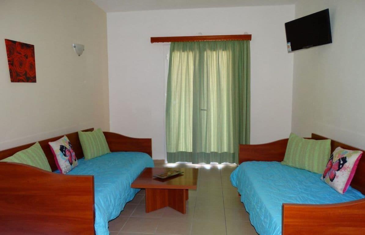 Paradiso Apartments Ипсос Екстериор снимка