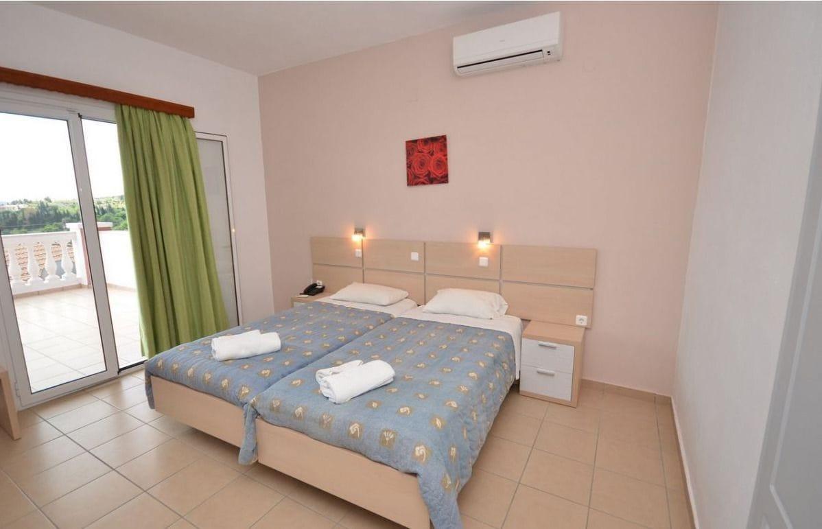 Paradiso Apartments Ипсос Екстериор снимка