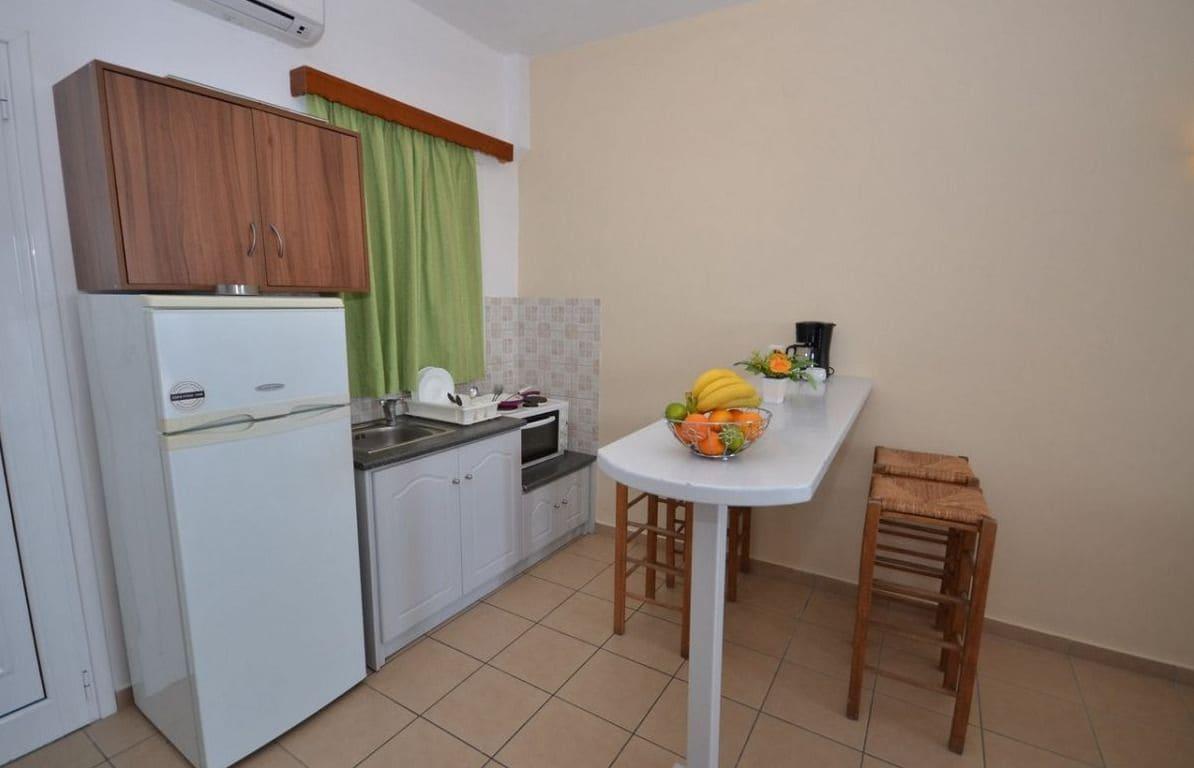 Paradiso Apartments Ипсос Екстериор снимка