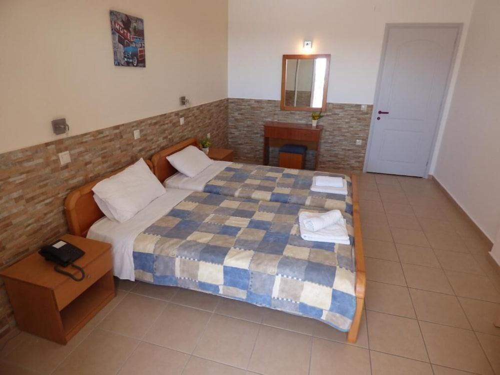 Paradiso Apartments Ипсос Екстериор снимка