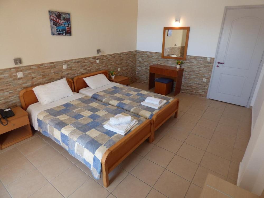 Paradiso Apartments Ипсос Екстериор снимка