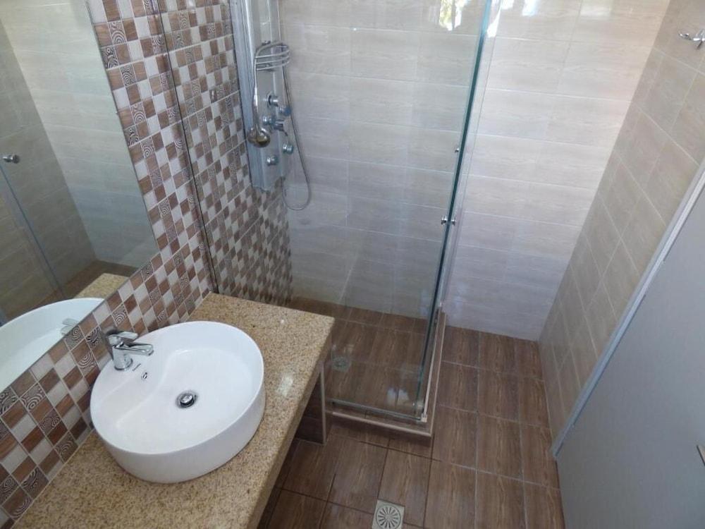 Paradiso Apartments Ипсос Екстериор снимка