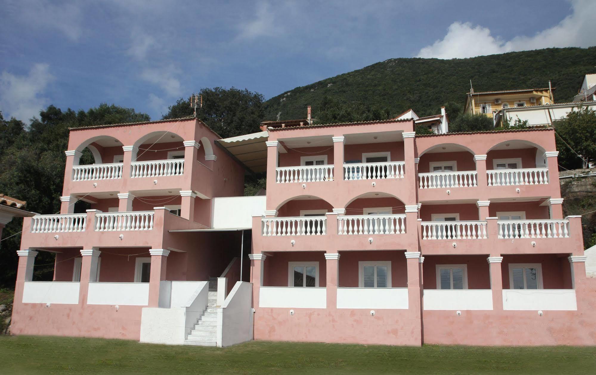 Paradiso Apartments Ипсос Екстериор снимка