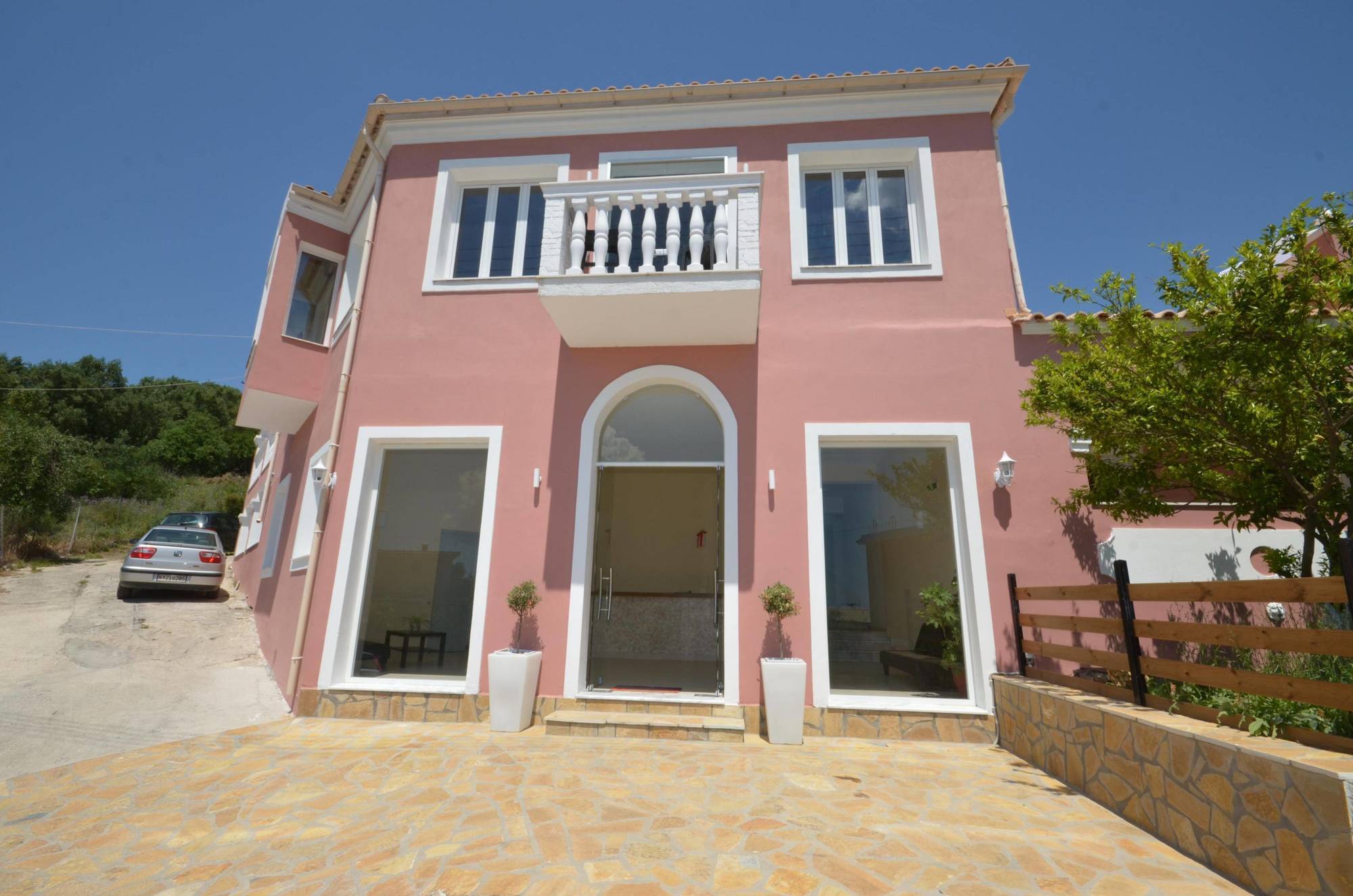 Paradiso Apartments Ипсос Екстериор снимка