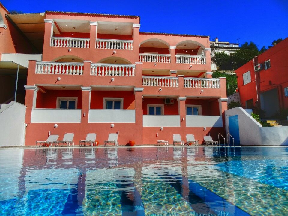 Paradiso Apartments Ипсос Екстериор снимка