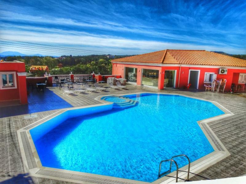 Paradiso Apartments Ипсос Екстериор снимка